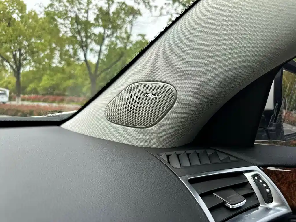 Cadillac SRX 2016 — фото 17