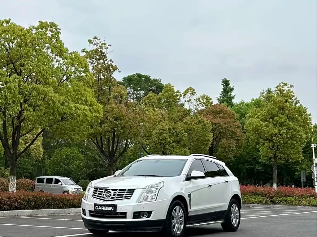 Cadillac SRX 2016 — фото 1