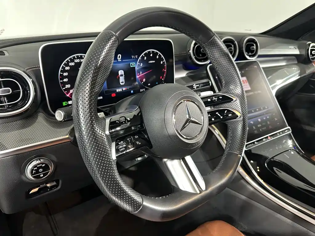 Mercedes-Benz C-Class 2023 — фото 11
