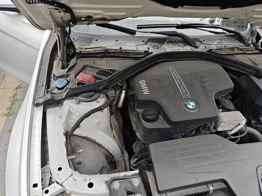 BMW 3 Series 2016 — фото 22