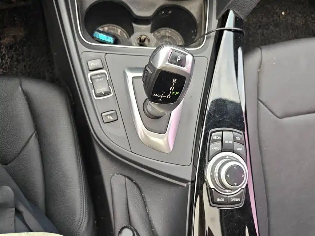 BMW 3 Series 2016 — фото 10