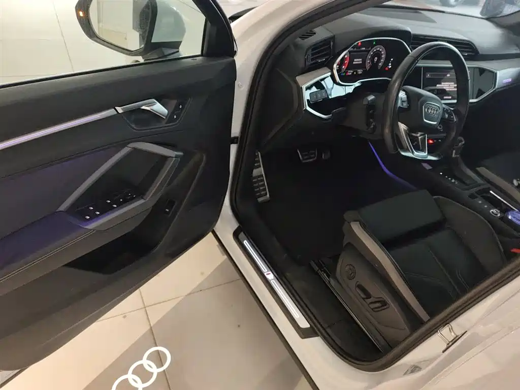 Audi Q3 2024 — фото 12