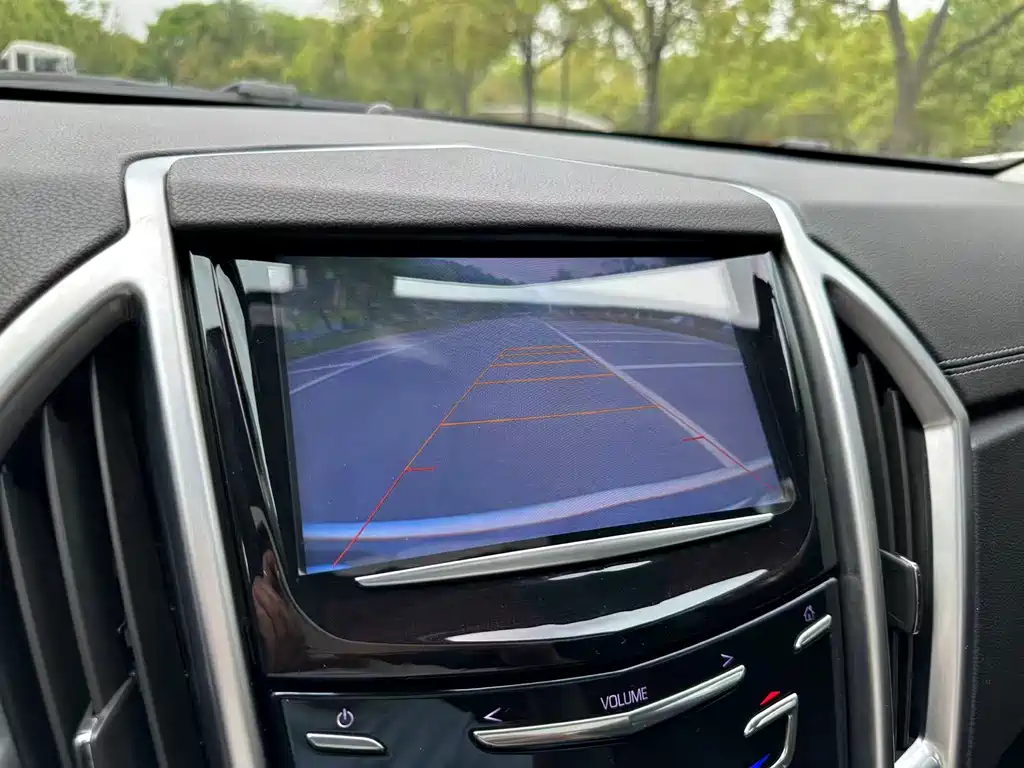 Cadillac SRX 2016 — фото 16