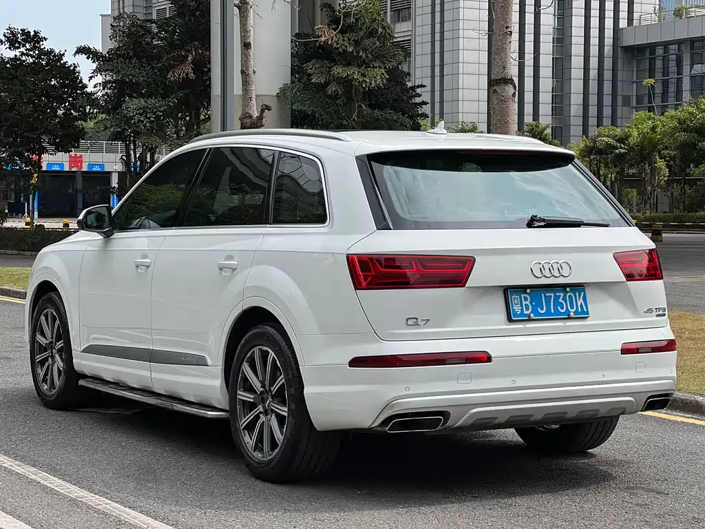 Audi Q7 2017 — фото 16