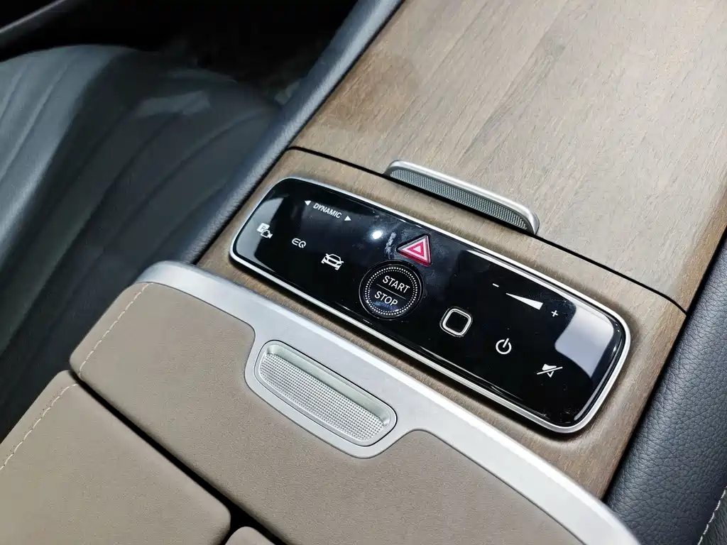 Mercedes-Benz EQS 2025 — фото 15