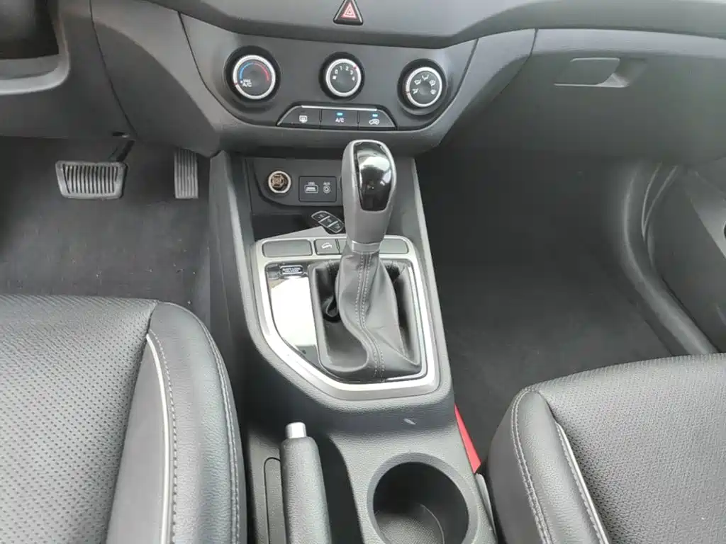 Hyundai ix25 2015 — фото 14