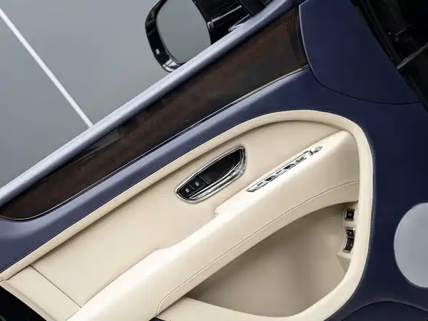 Bentley Bentayga 2024