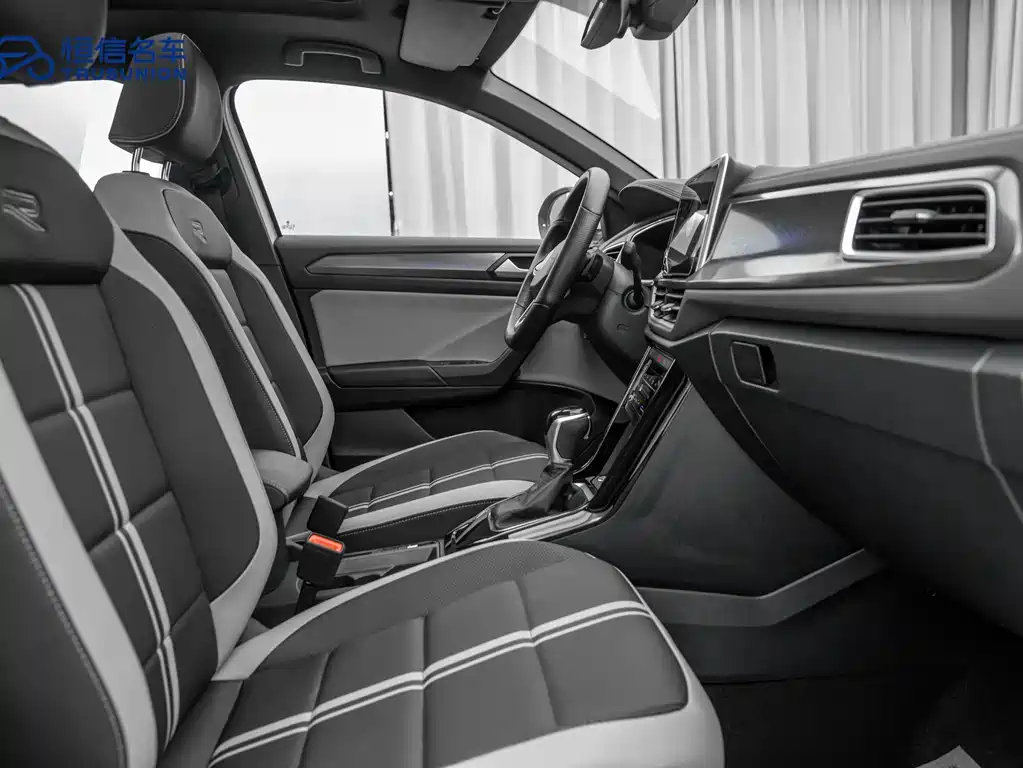 Volkswagen T-Roc 2023 — фото 14