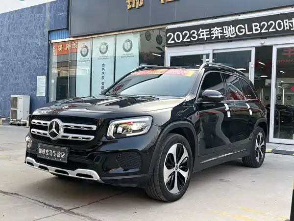 Mercedes-Benz GLB 2023