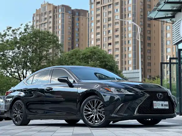 Lexus ES 2018