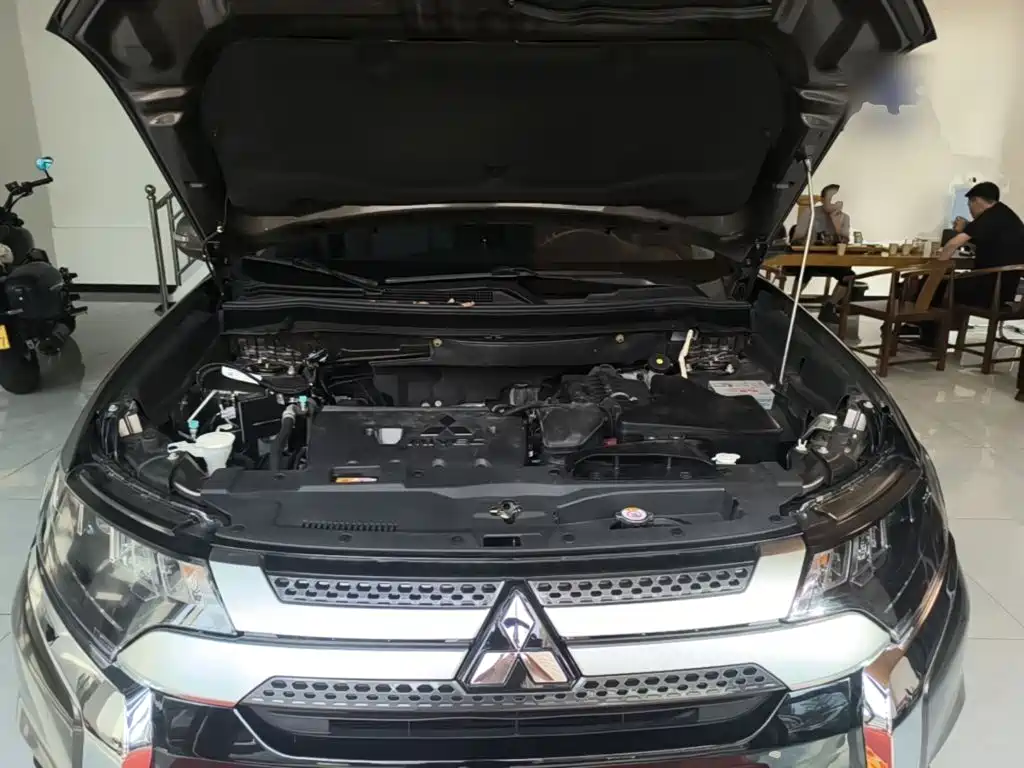 Mitsubishi Outlander 2019 — фото 20