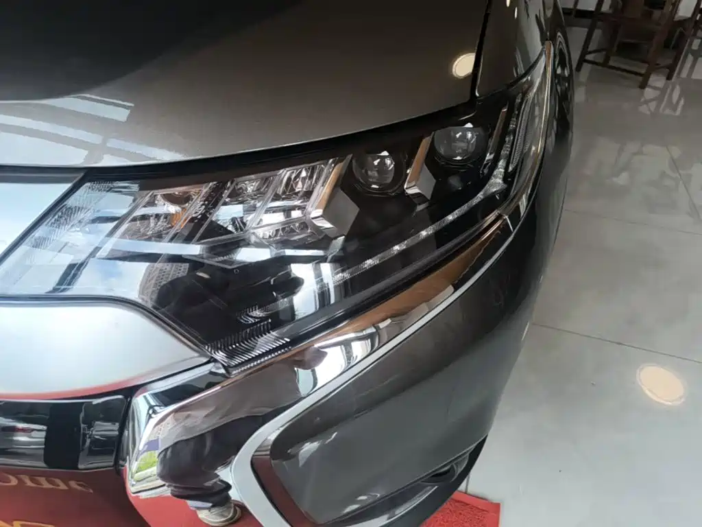 Mitsubishi Outlander 2019 — фото 24