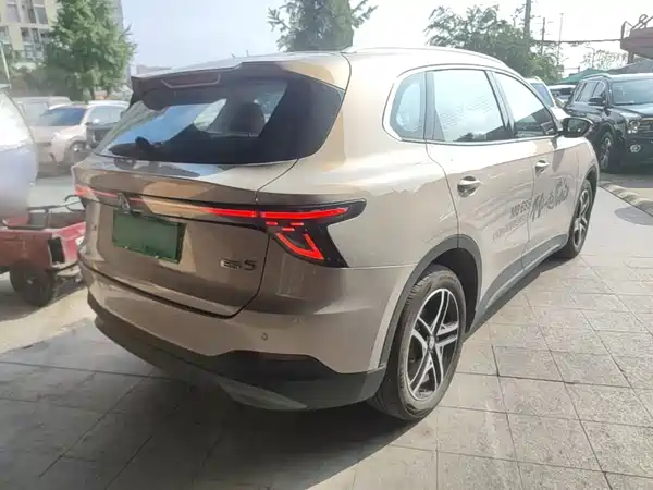 MG ES5 2024