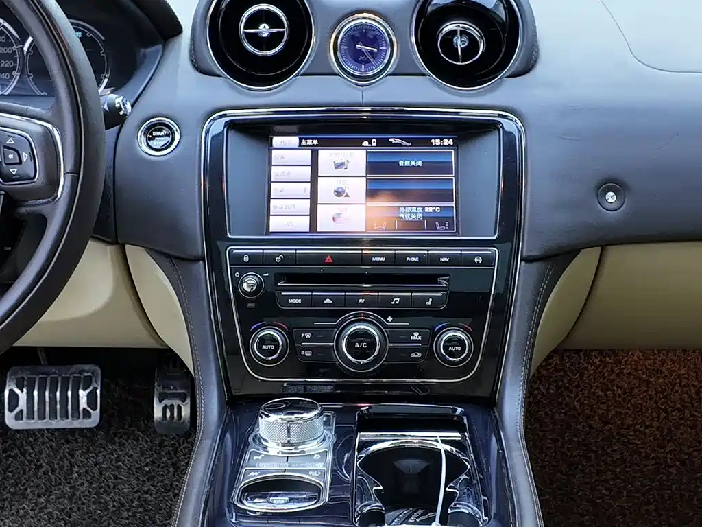 Jaguar XJ 2013 — фото 4