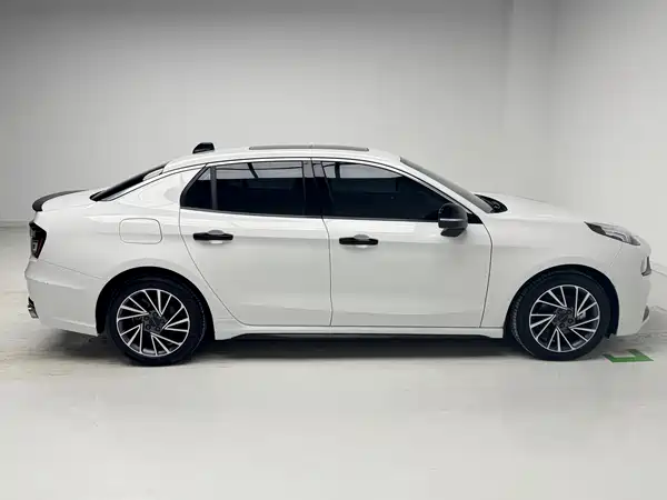 Lynk & Co 03 2022