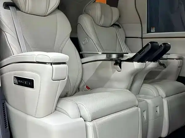 Lexus LM 2025