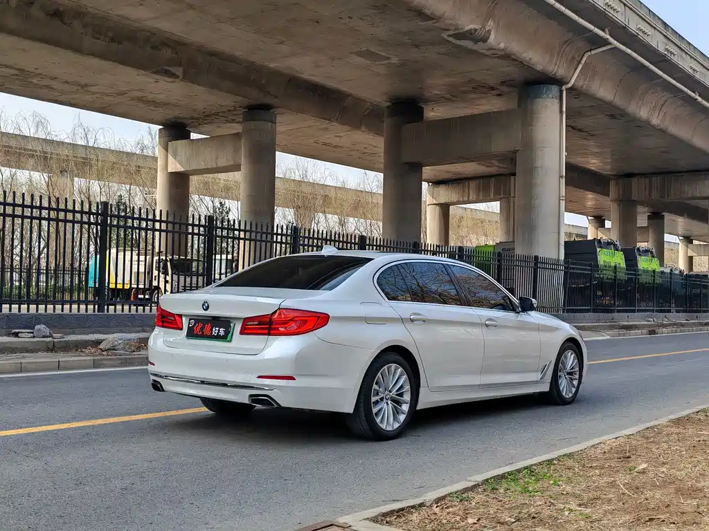 BMW 5 Series New Energy 2020 — фото 18