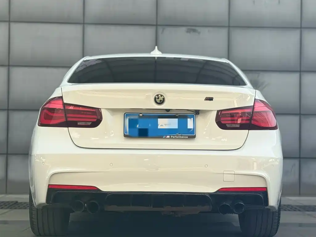 BMW 3 Series 2018 — фото 25