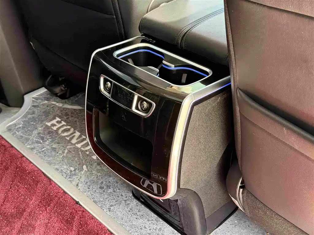 Honda Elysion 2024 — фото 12