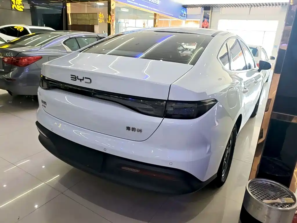 BYD Seal 05 DM-i 2025 — фото 7
