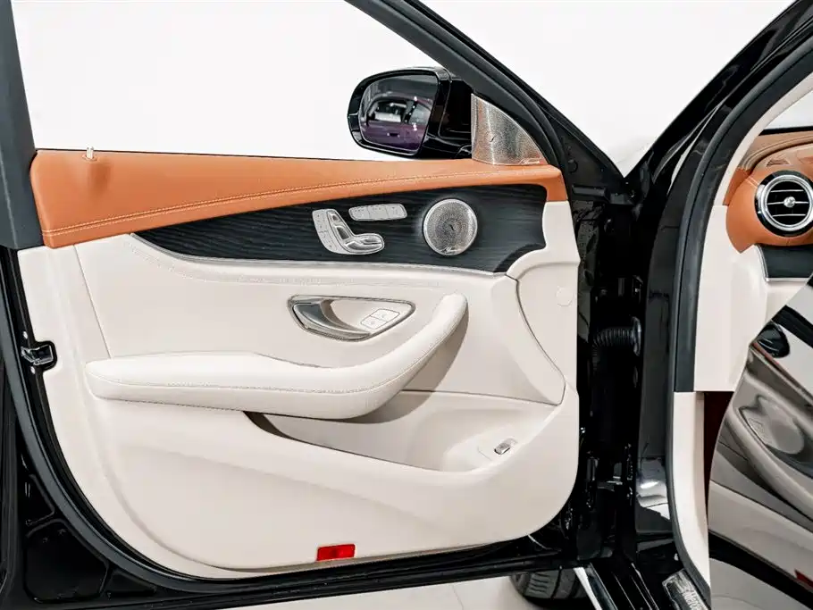 Mercedes-Benz E-Class 2023 — фото 17