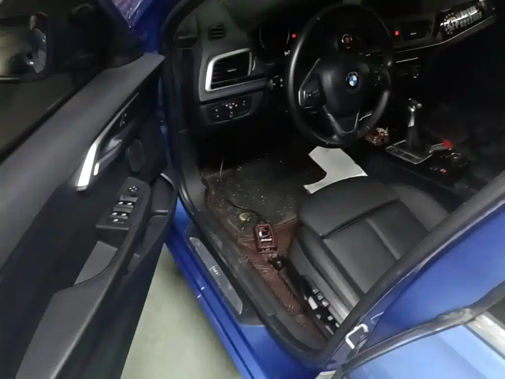 BMW 1 Series 2018 — фото 16
