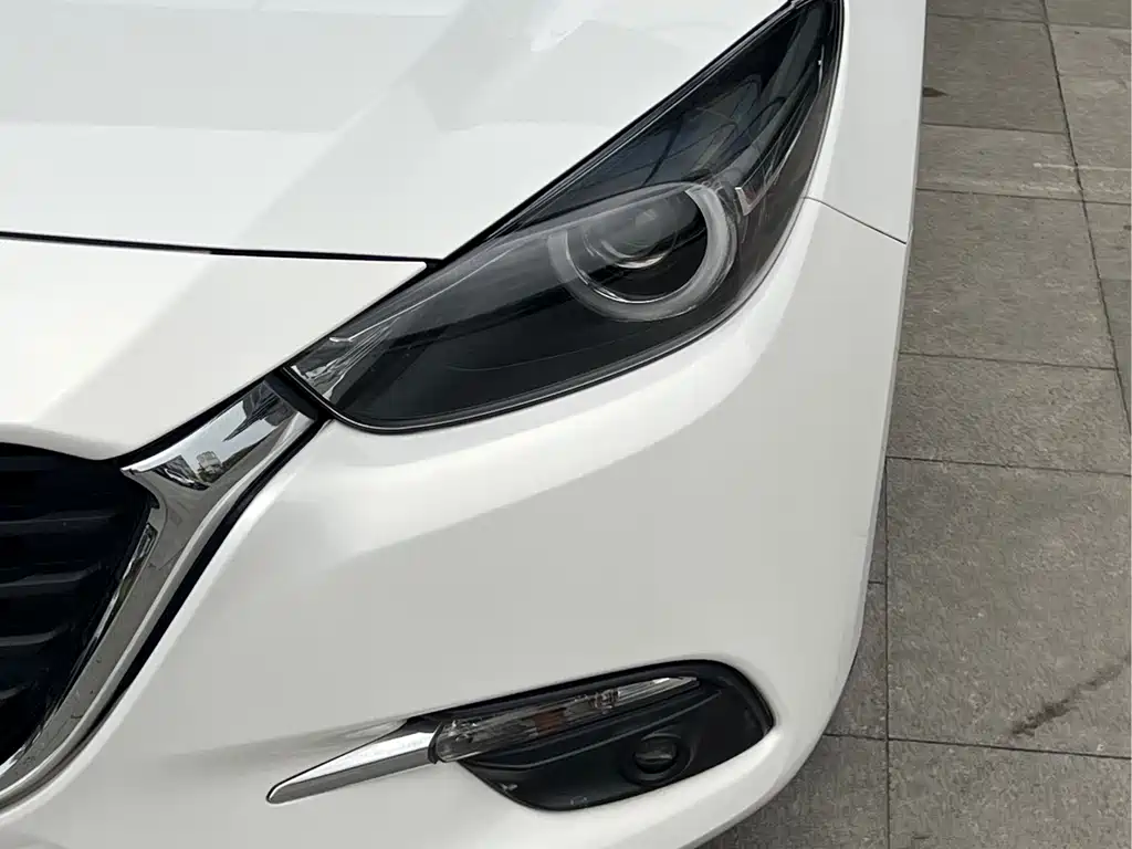Mazda 3 Axela 2019 — фото 11