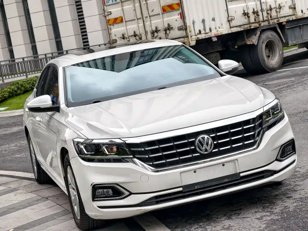 Volkswagen Passat 2020 — фото 12