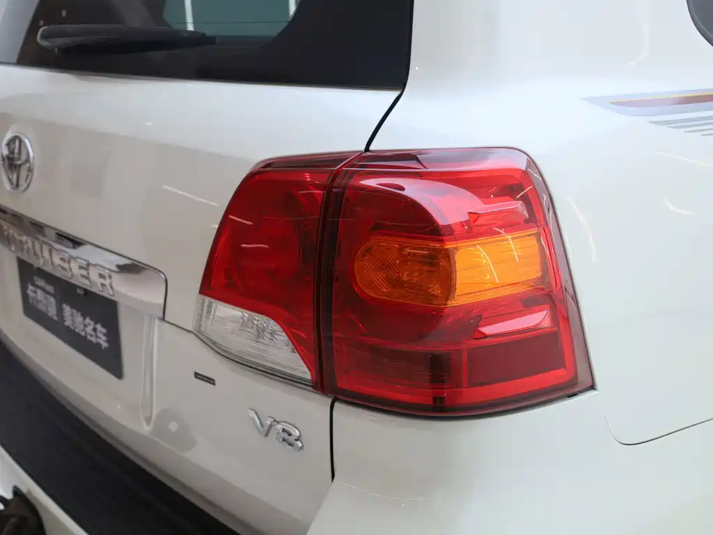 Toyota Land Cruiser 2015 — фото 9