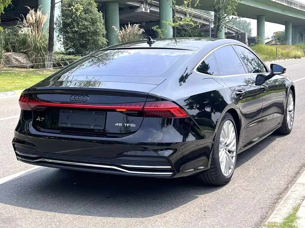 Audi A7 2021 — фото 9