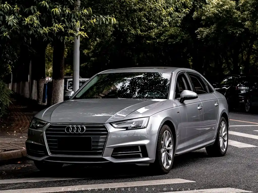 Audi A4L 2018