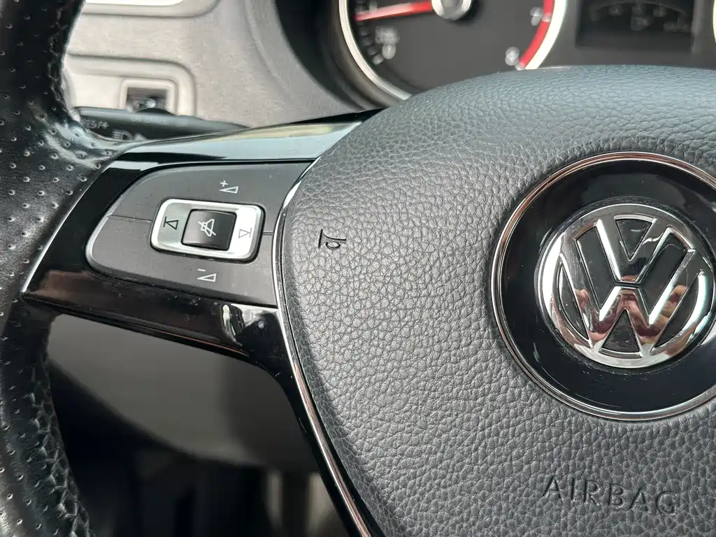 Volkswagen Polo 2016 — фото 14