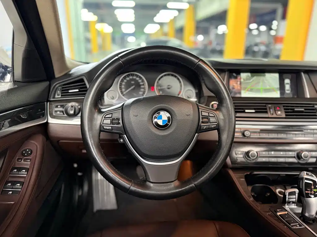 BMW 5 Series 2014 — фото 12