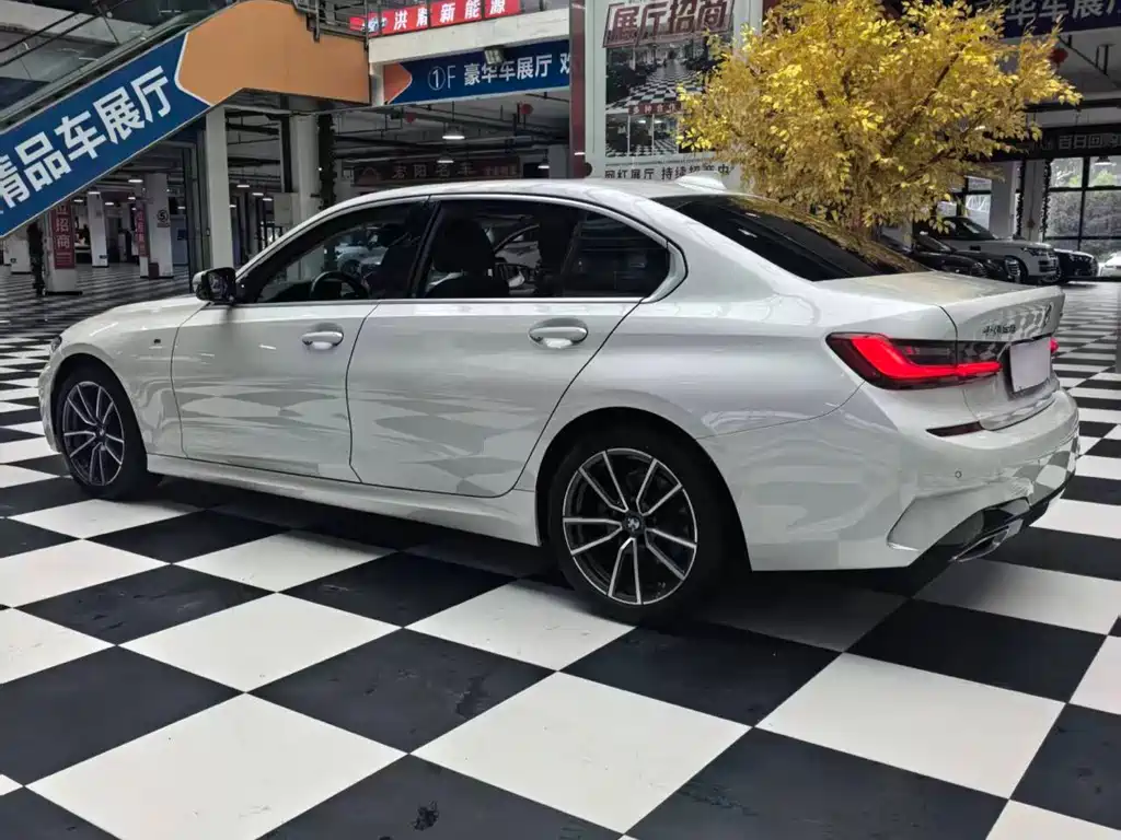 BMW 3 Series 2022
