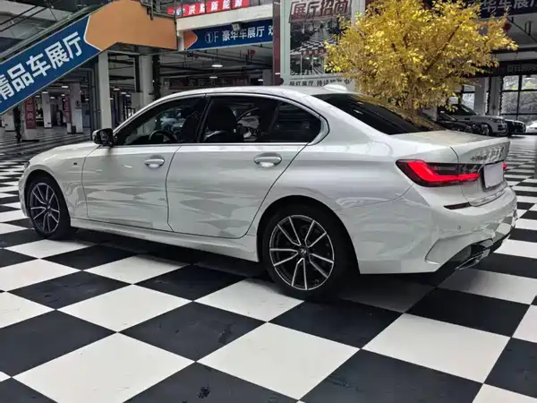 BMW 3 Series 2022