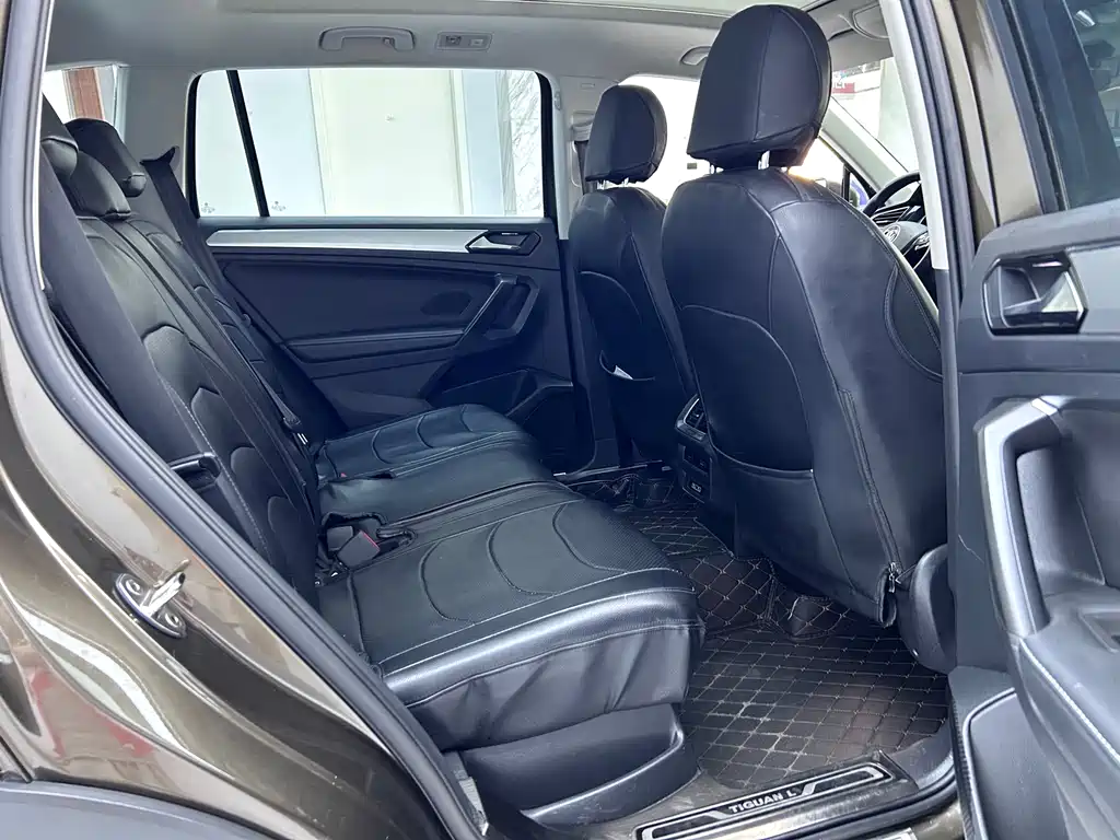 Volkswagen Tiguan L 2018 — фото 11