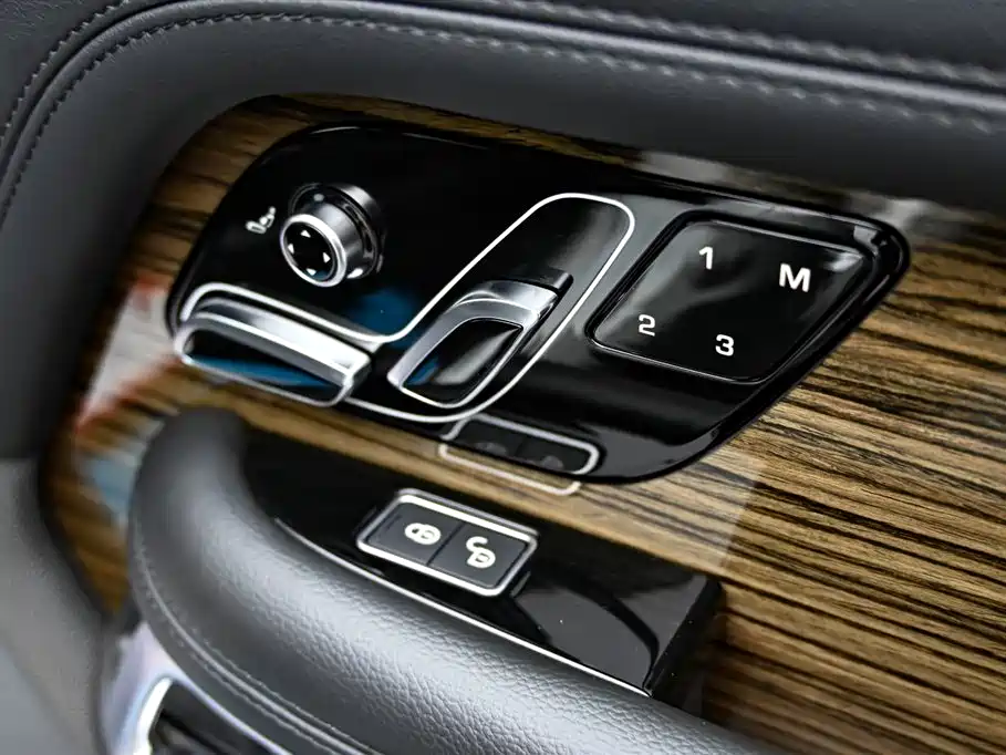 Land Rover Range Rover 2019 — фото 29