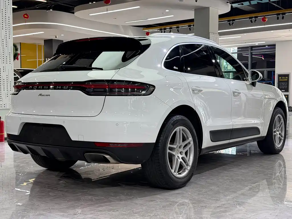 Porsche Macan 2020 — фото 16