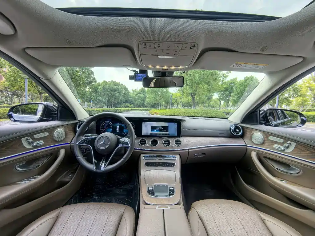 Mercedes-Benz E-Class 2022
