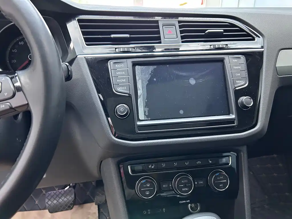 Volkswagen Tiguan L 2018 — фото 18