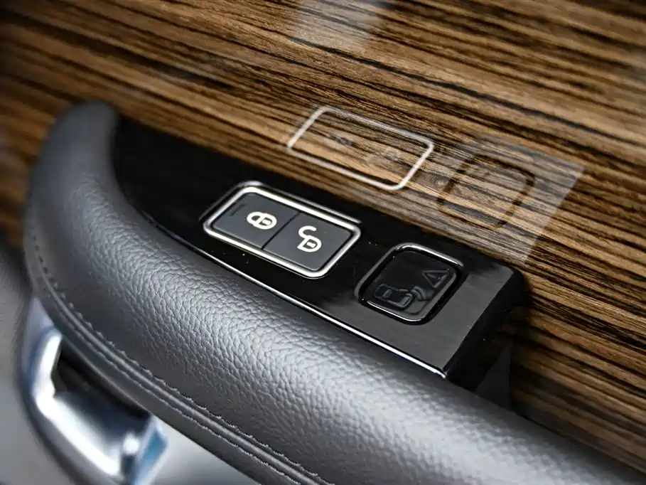 Land Rover Range Rover 2019 — фото 27