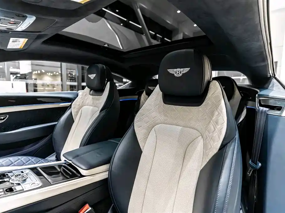 Bentley Continental 2024 — фото 11
