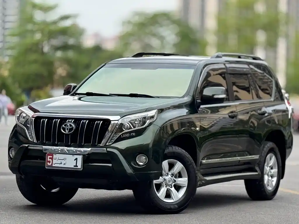 Toyota Prado 2015 — фото 1