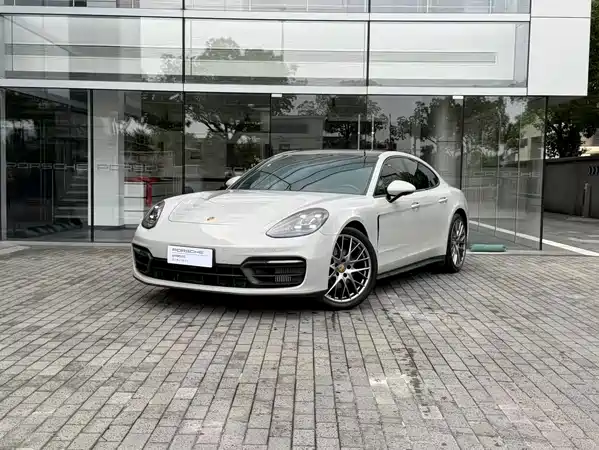 Porsche Panamera 2023