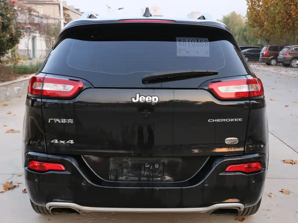 Jeep Cherokee 2017 — фото 4
