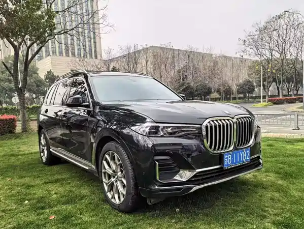 BMW X7 2022