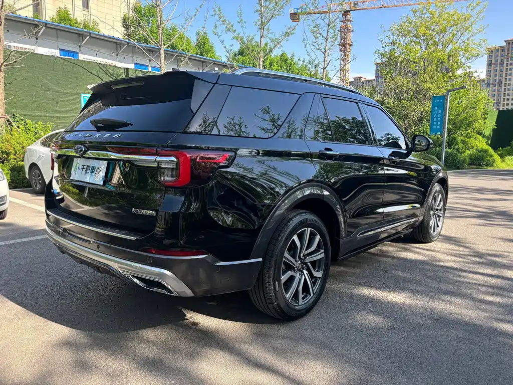 Ford Explorer 2023 — фото 16