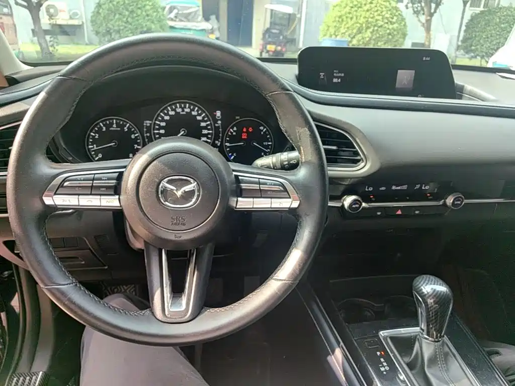 Mazda CX-30 2021 — фото 10