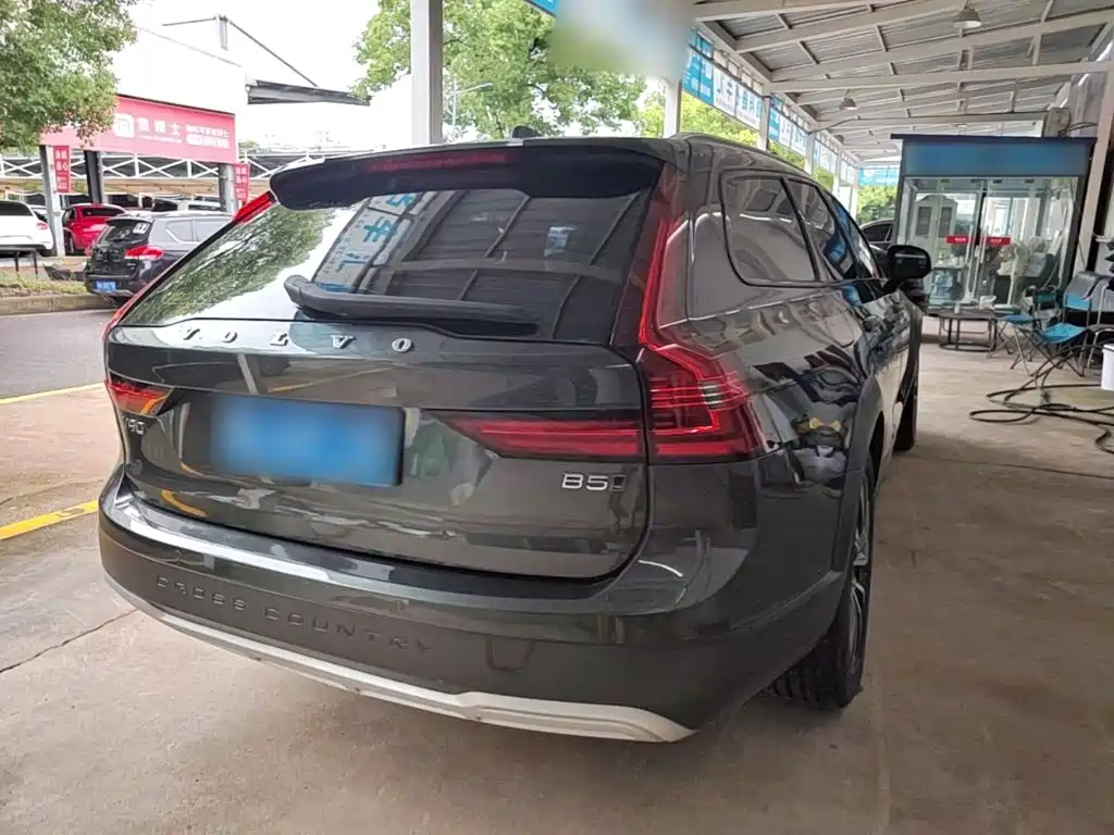 Volvo V90 2021