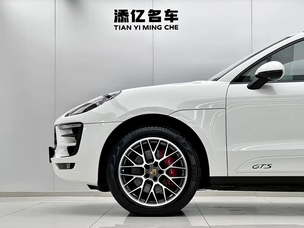 Porsche Macan 2016 — фото 10